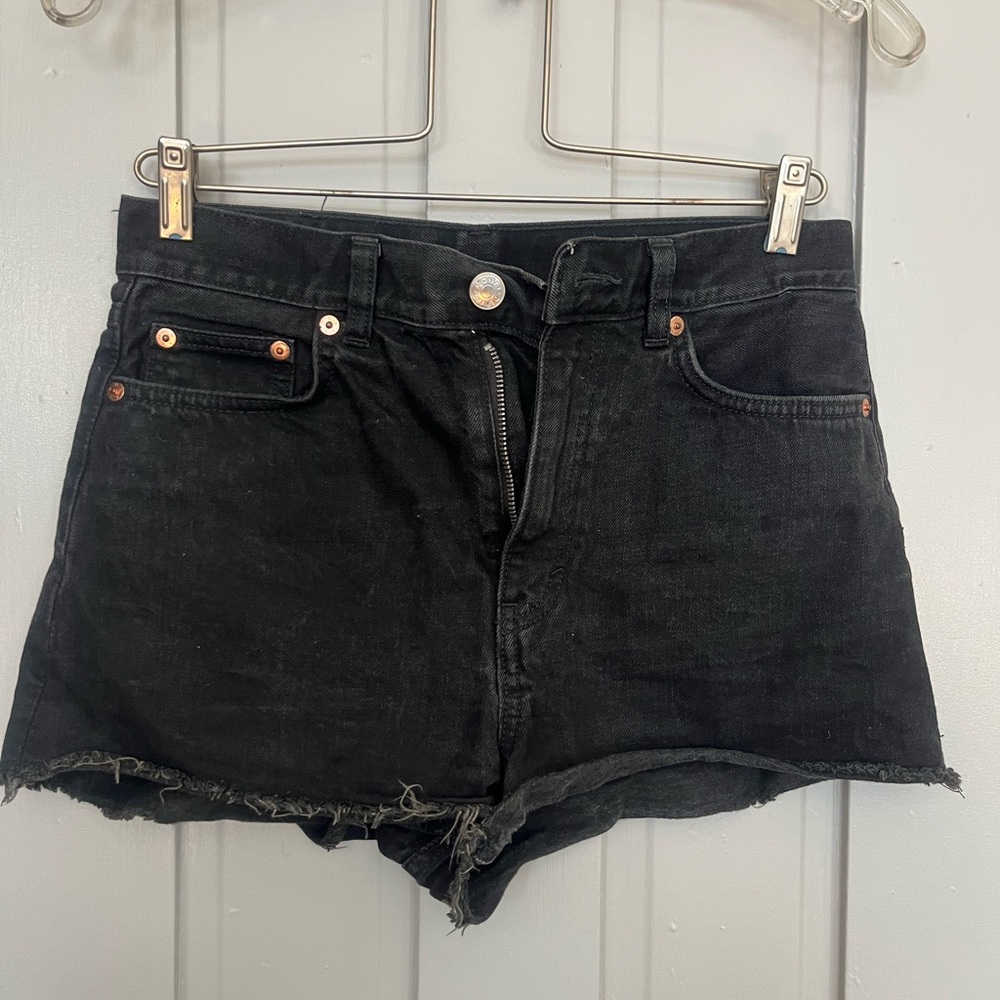 Monki - Black High-Waisted Jean Shorts - Sz 27